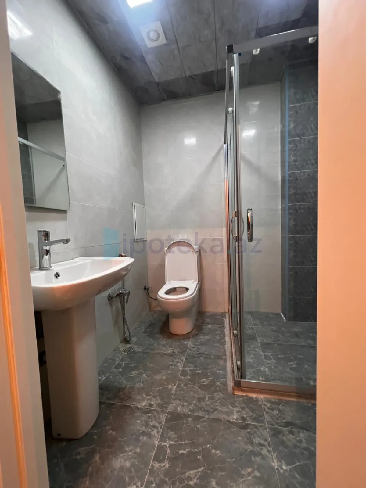Satılır 2 otaqlı yeni tikili 71 m²