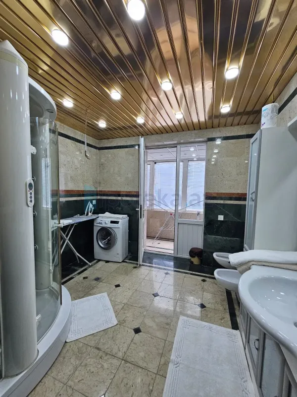 Satılır 4 otaqlı köhnə tikili 87 m²