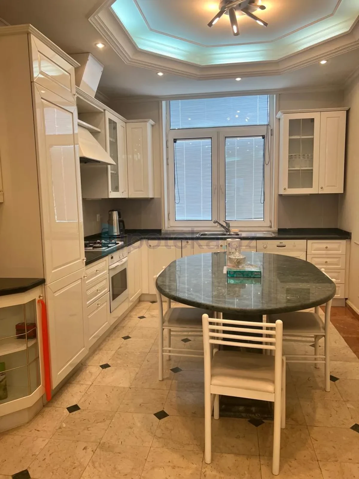 Satılır 4 otaqlı köhnə tikili 87 m²