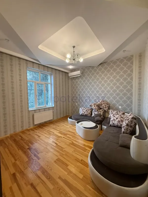 Satılır 6 otaqlı həyət evi 260 m²