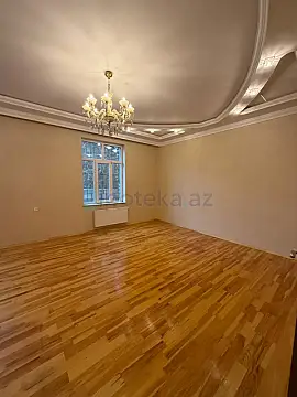 Satılır 6 otaqlı həyət evi 260 m²