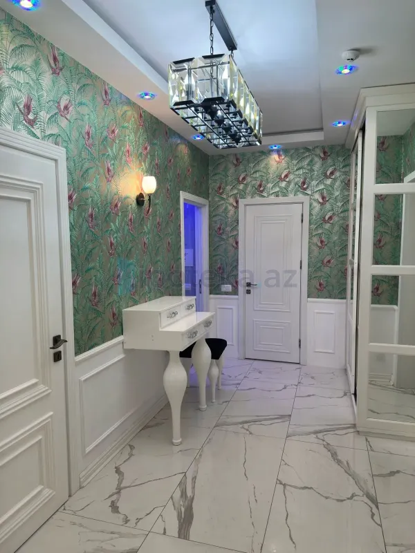 Satılır 3 otaqlı yeni tikili 90 m²