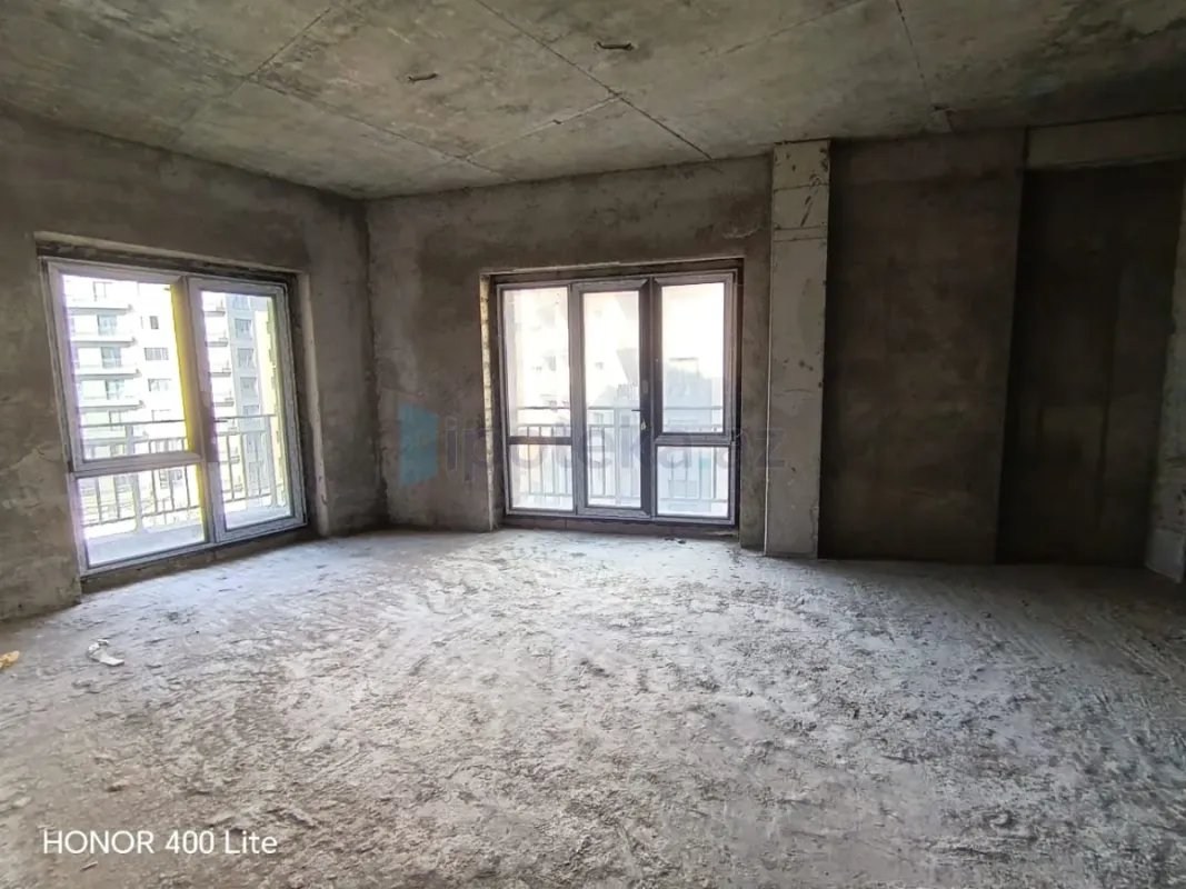 Satılır 5 otaqlı yeni tikili 253 m²