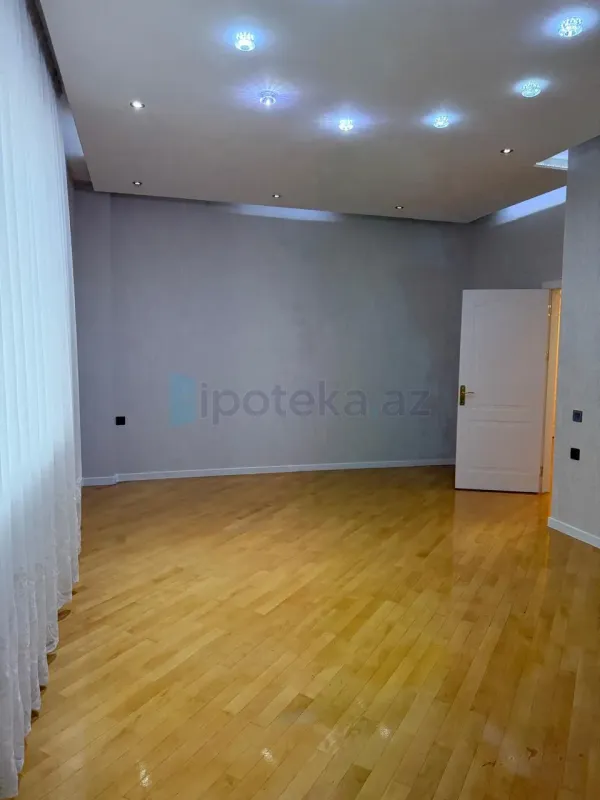 Satılır 3 otaqlı yeni tikili 122 m²