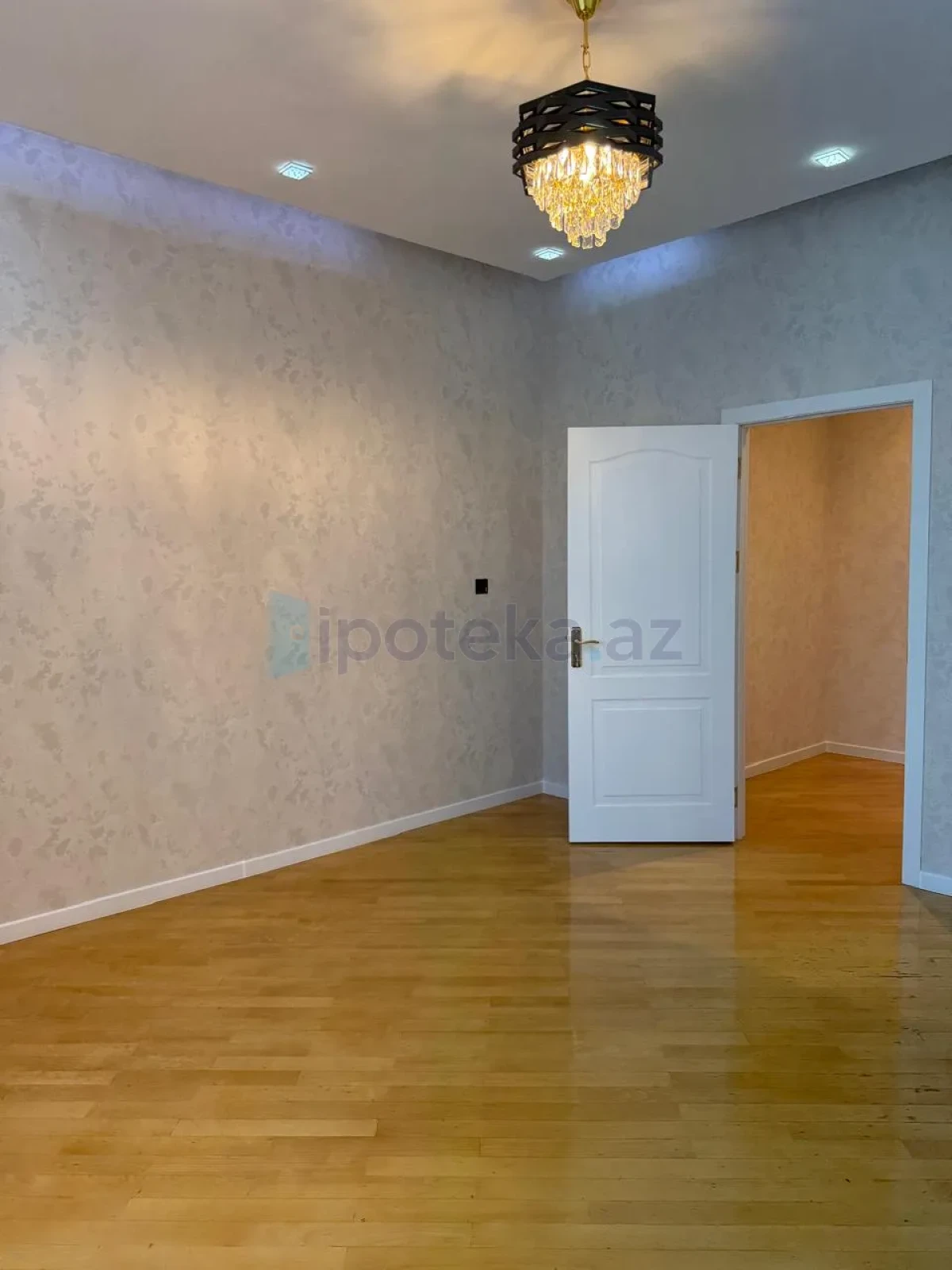 Satılır 3 otaqlı yeni tikili 122 m²