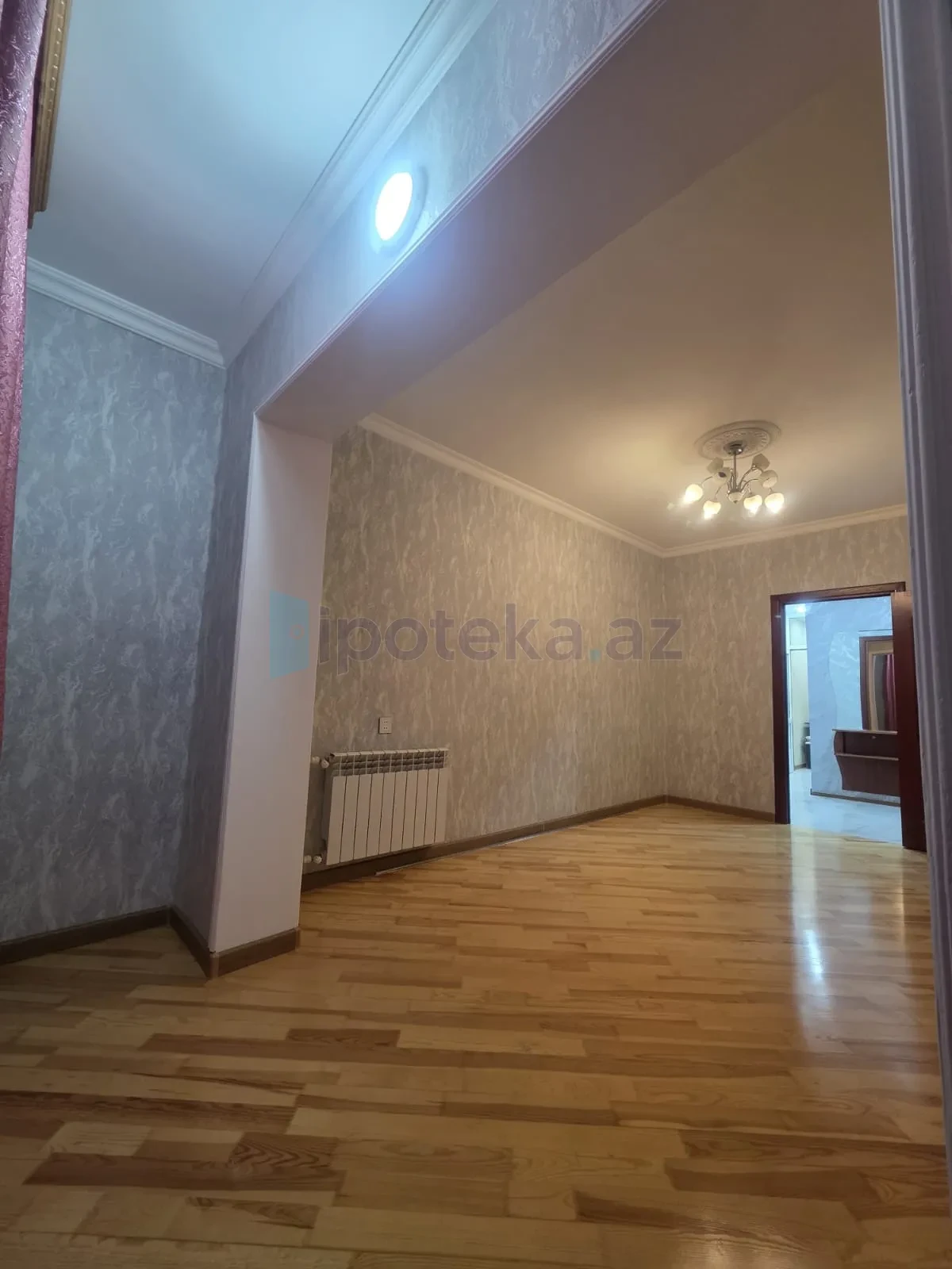 Satılır 2 otaqlı köhnə tikili 65 m²
