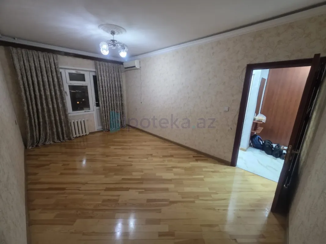 Satılır 2 otaqlı köhnə tikili 65 m²