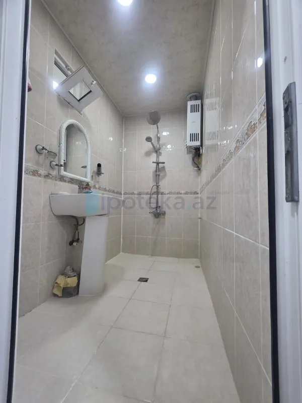 Satılır 2 otaqlı köhnə tikili 65 m²