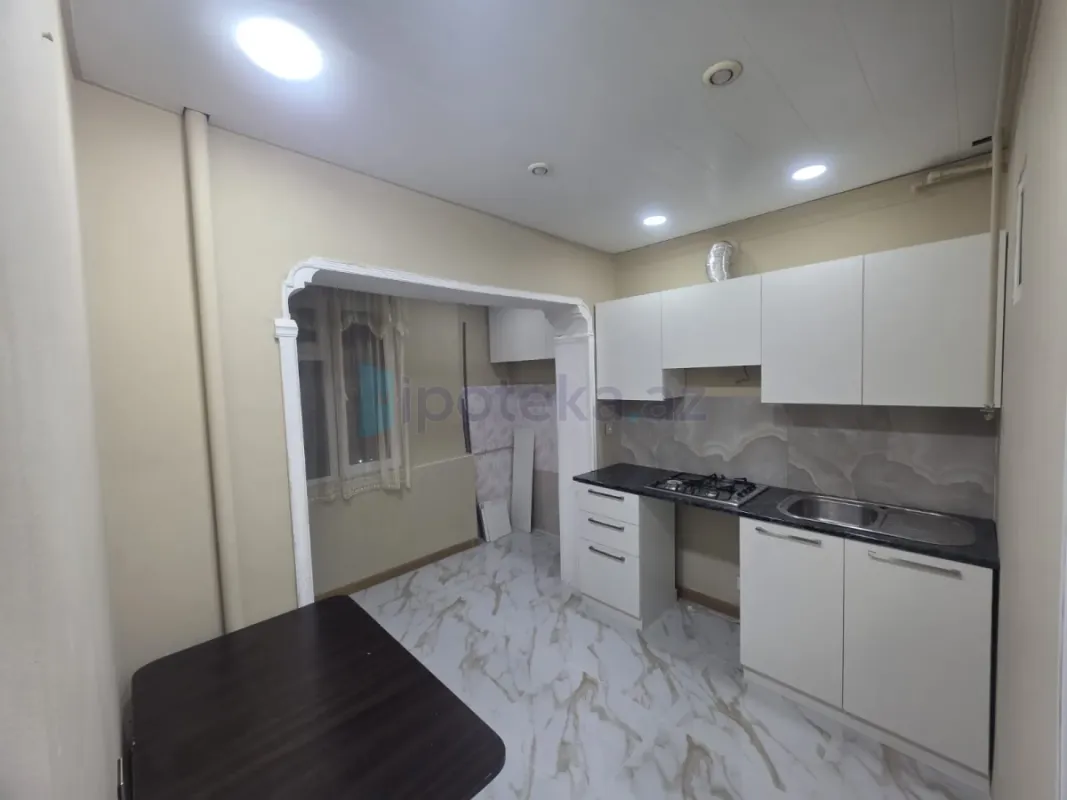 Satılır 2 otaqlı köhnə tikili 65 m²