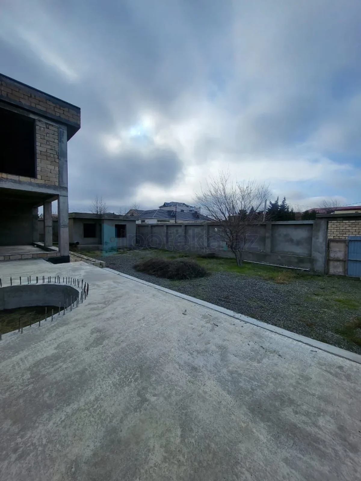 Satılır 7 otaqlı mənzil 500 m²