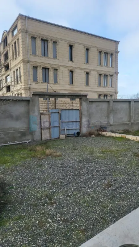 Satılır 7 otaqlı mənzil 500 m²