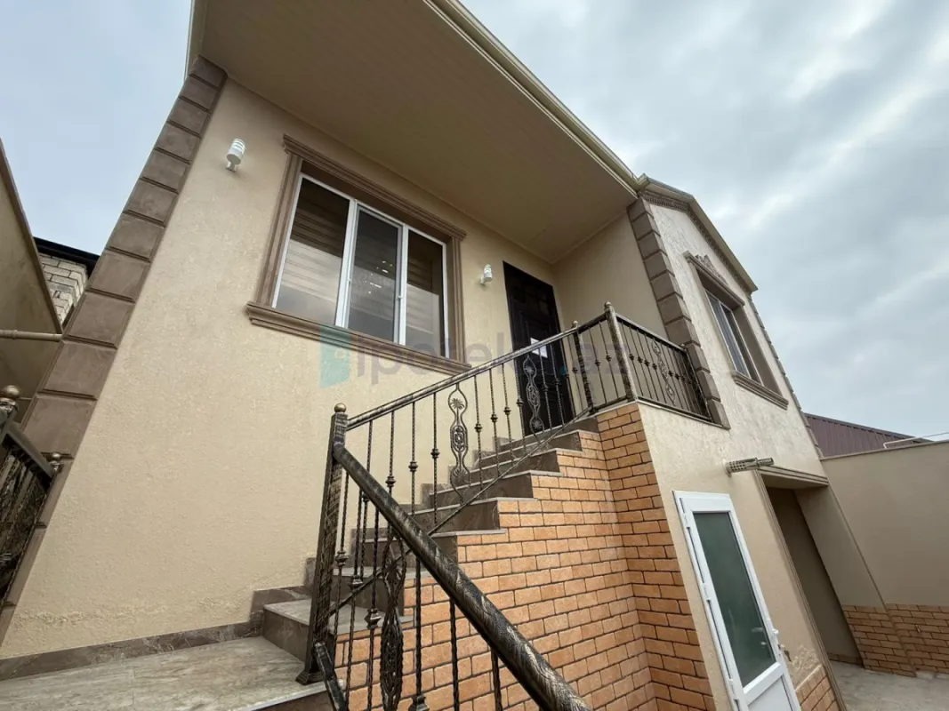 Satılır 5 otaqlı həyət evi 181 m²