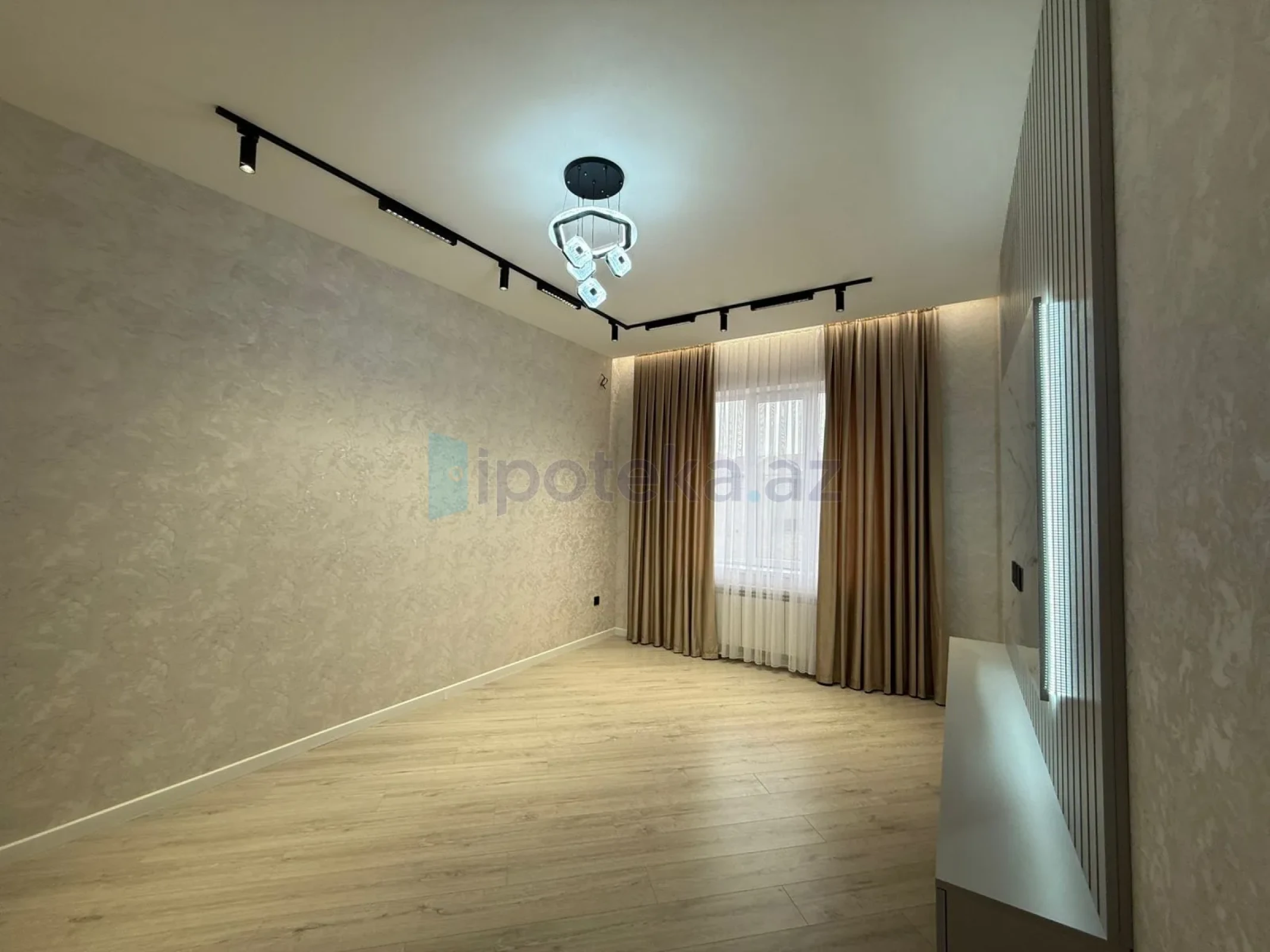 Satılır 5 otaqlı həyət evi 181 m²