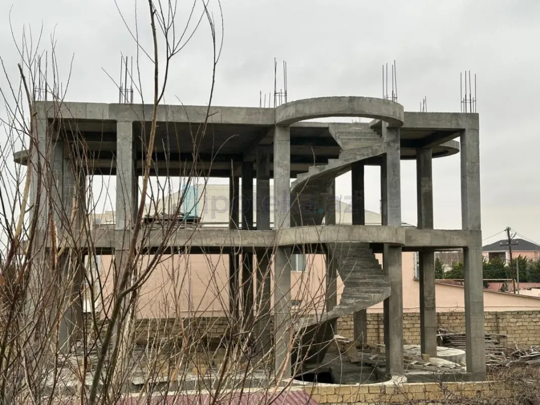 Satılır 7 otaqlı mənzil 470 m²