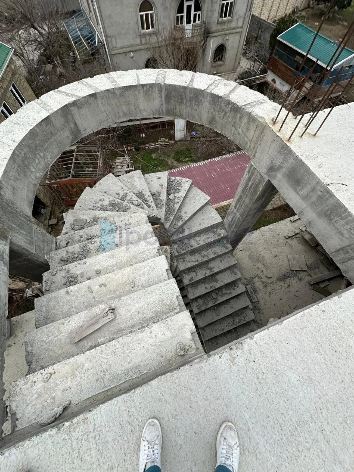 Satılır 7 otaqlı mənzil 470 m²