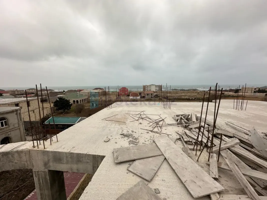 Satılır 7 otaqlı mənzil 470 m²