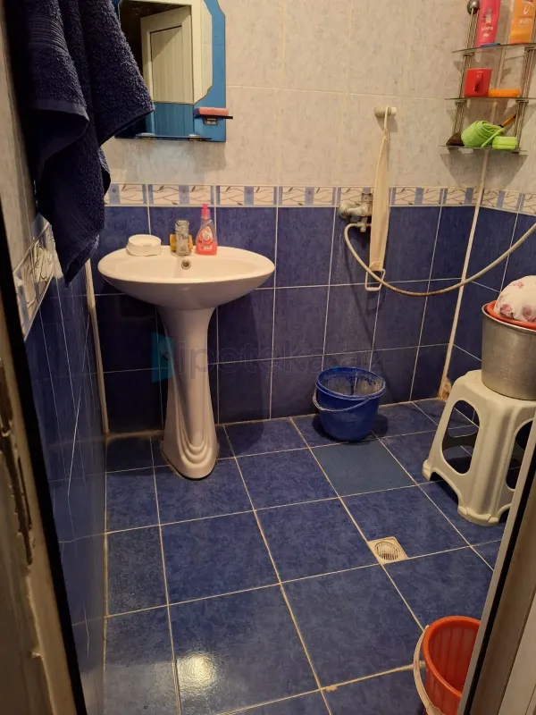 Satılır 2 otaqlı köhnə tikili 60 m²