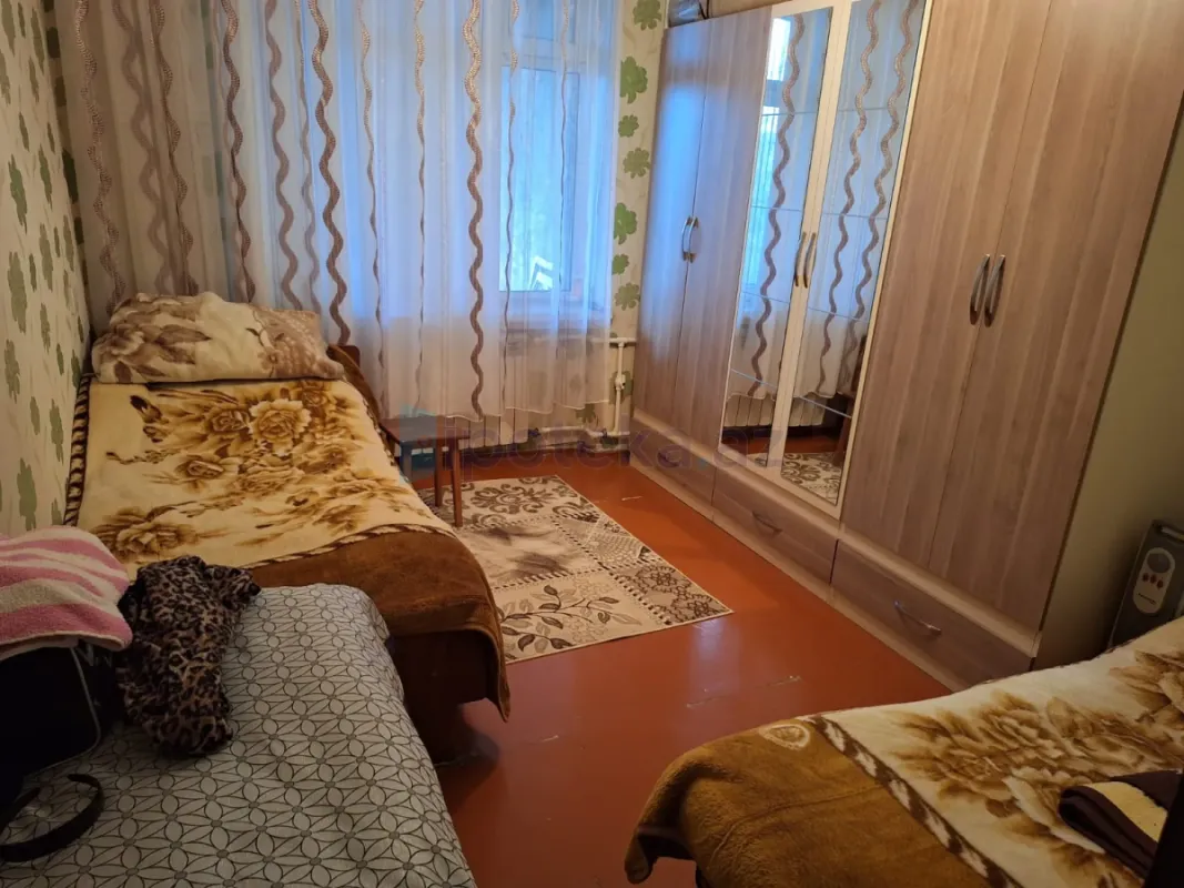 Satılır 2 otaqlı köhnə tikili 60 m²