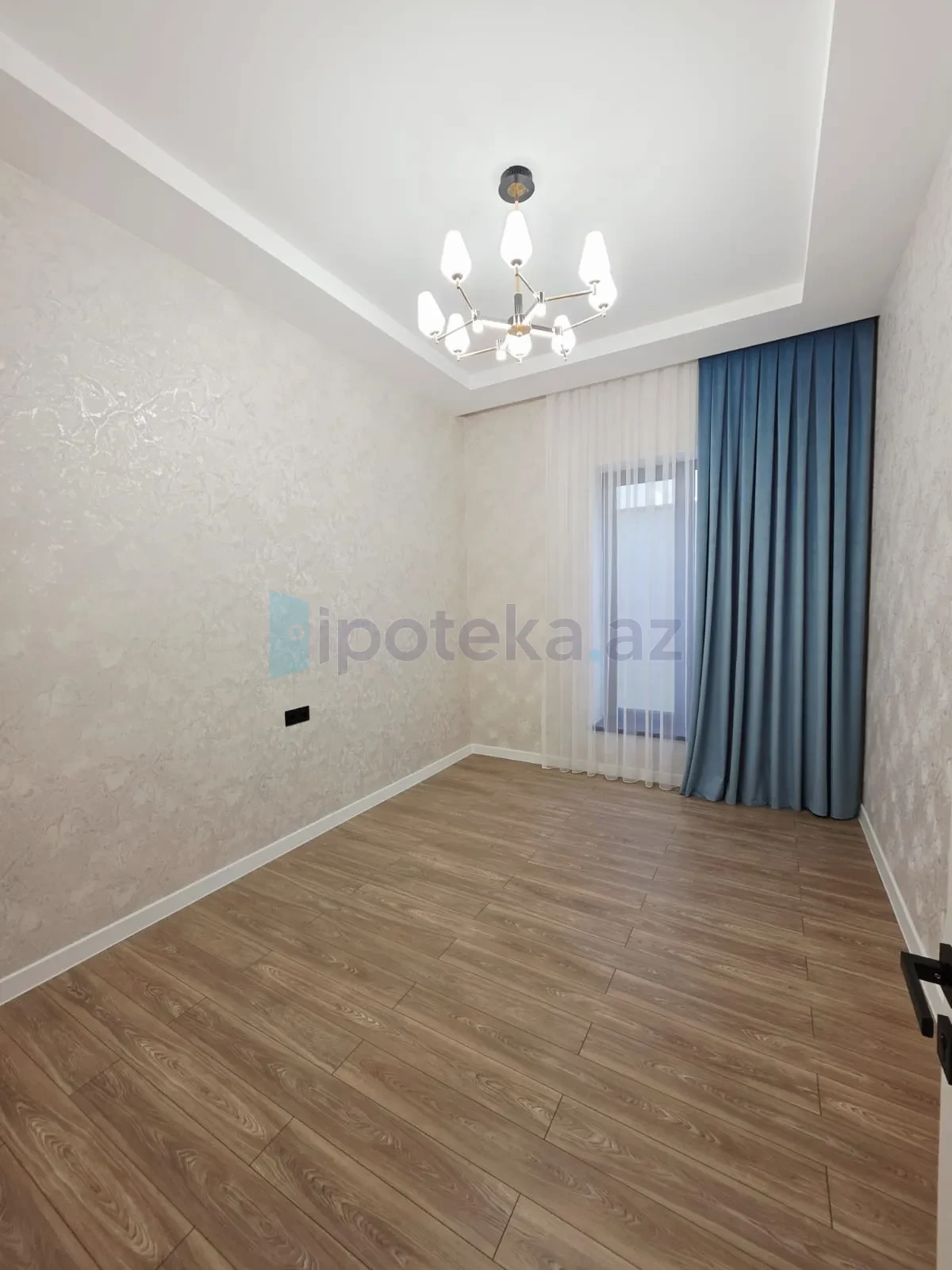 Satılır 4 otaqlı mənzil 170 m²