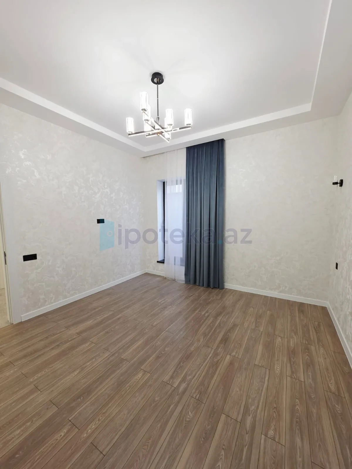 Satılır 4 otaqlı mənzil 170 m²