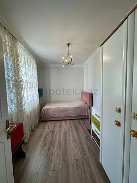 Satılır 4 otaqlı köhnə tikili 100 m²