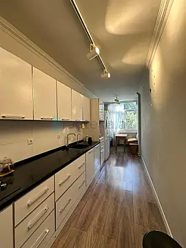 Satılır 4 otaqlı köhnə tikili 100 m²