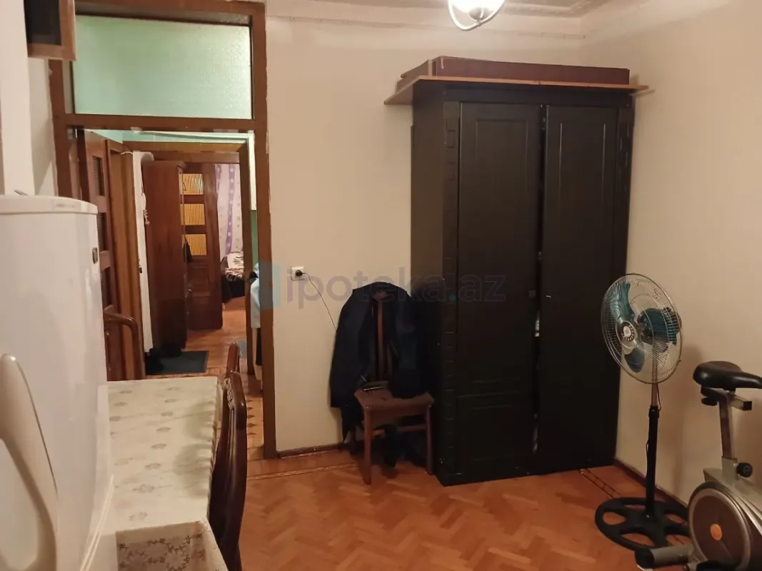 Satılır 3 otaqlı köhnə tikili 60 m²