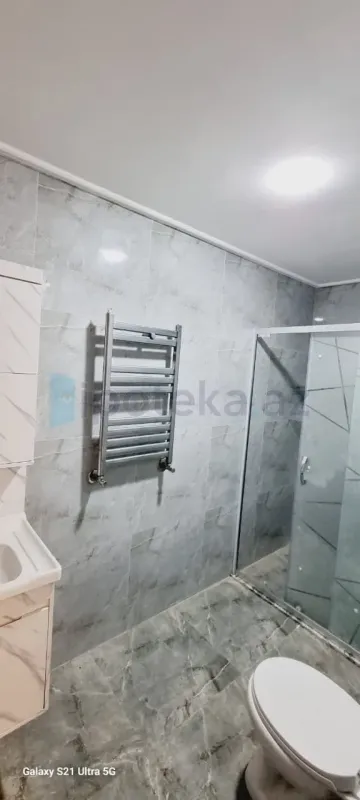 Satılır 4 otaqlı həyət evi 240 m²