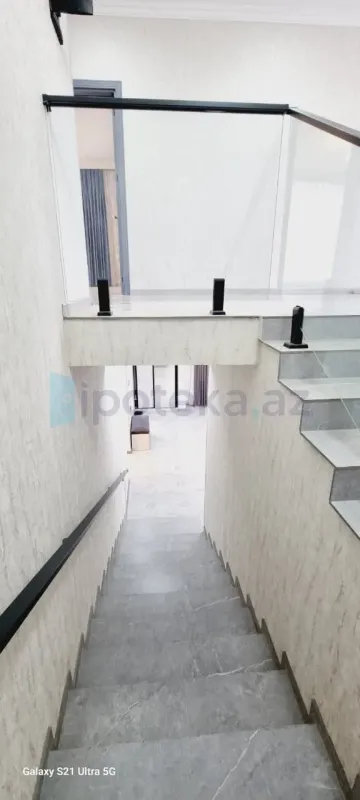 Satılır 4 otaqlı həyət evi 240 m²