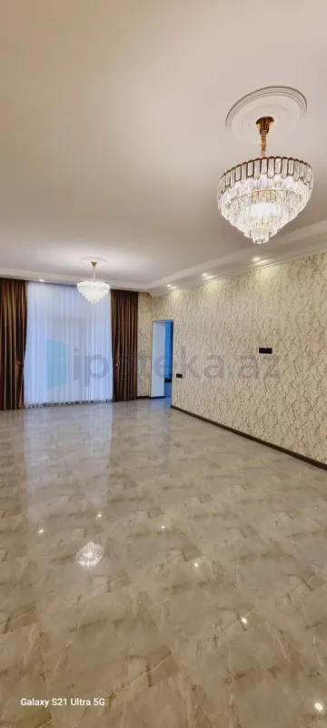 Satılır 4 otaqlı həyət evi 240 m²