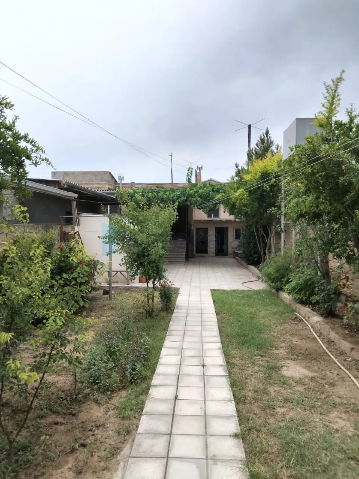 Satılır 4 otaqlı həyət evi 100 m²