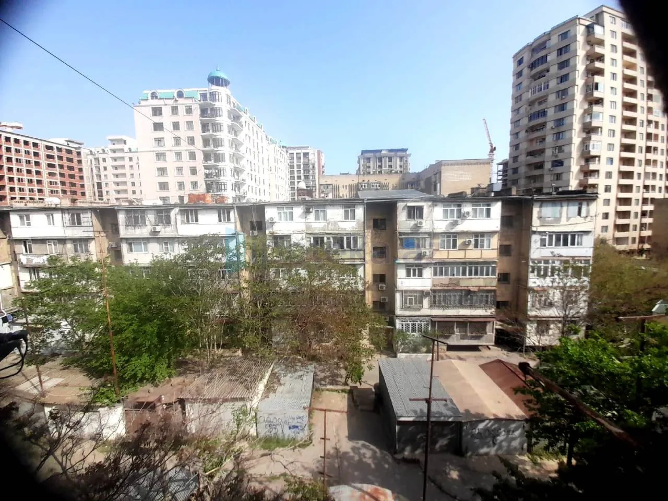 Satılır 3 otaqlı köhnə tikili 85 m²