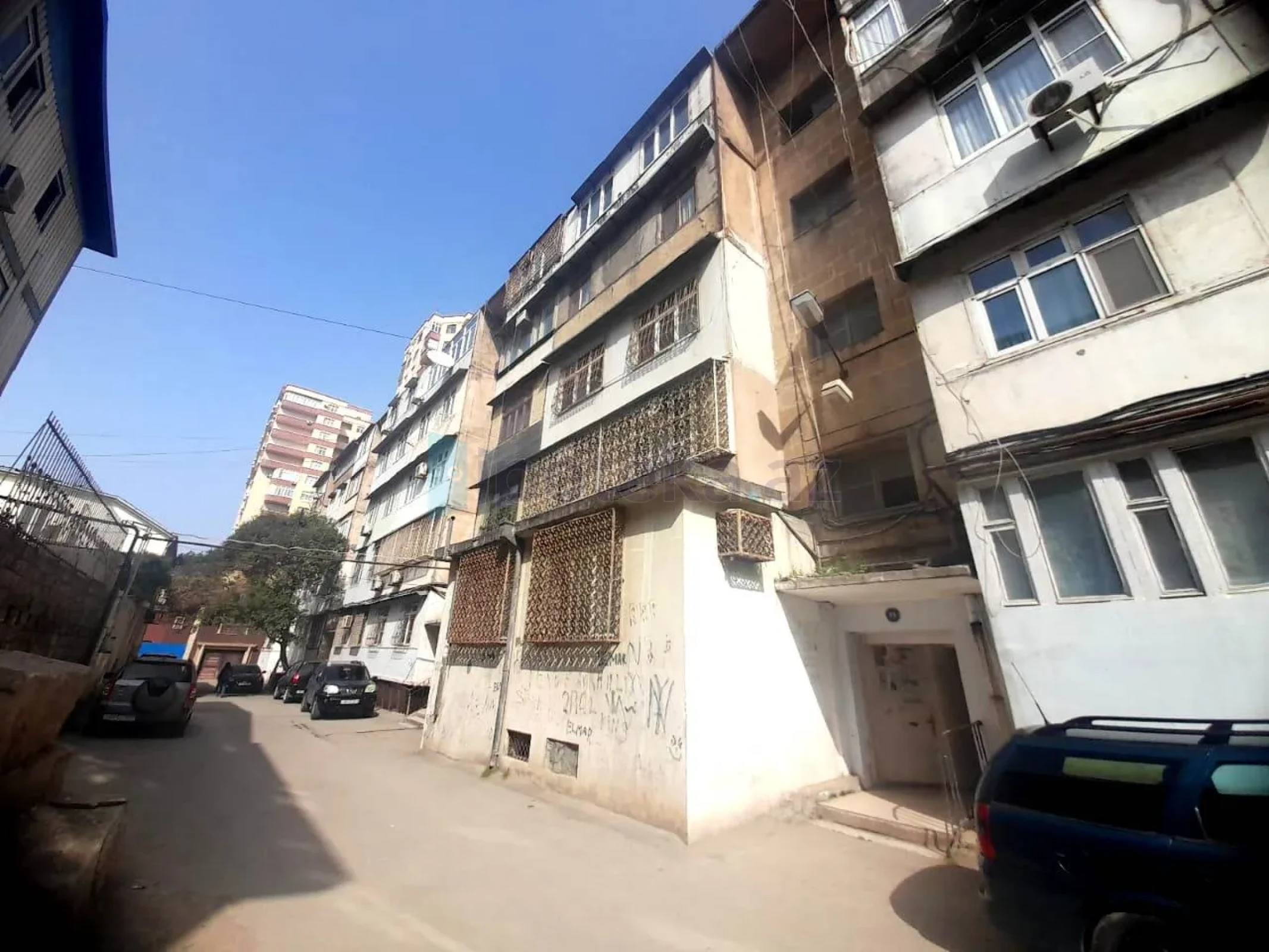 Satılır 3 otaqlı köhnə tikili 85 m²