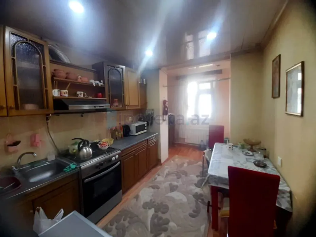 Satılır 3 otaqlı köhnə tikili 85 m²