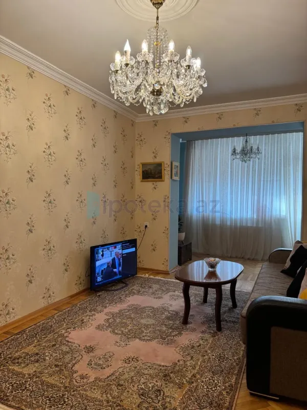 Satılır 3 otaqlı köhnə tikili 100 m²