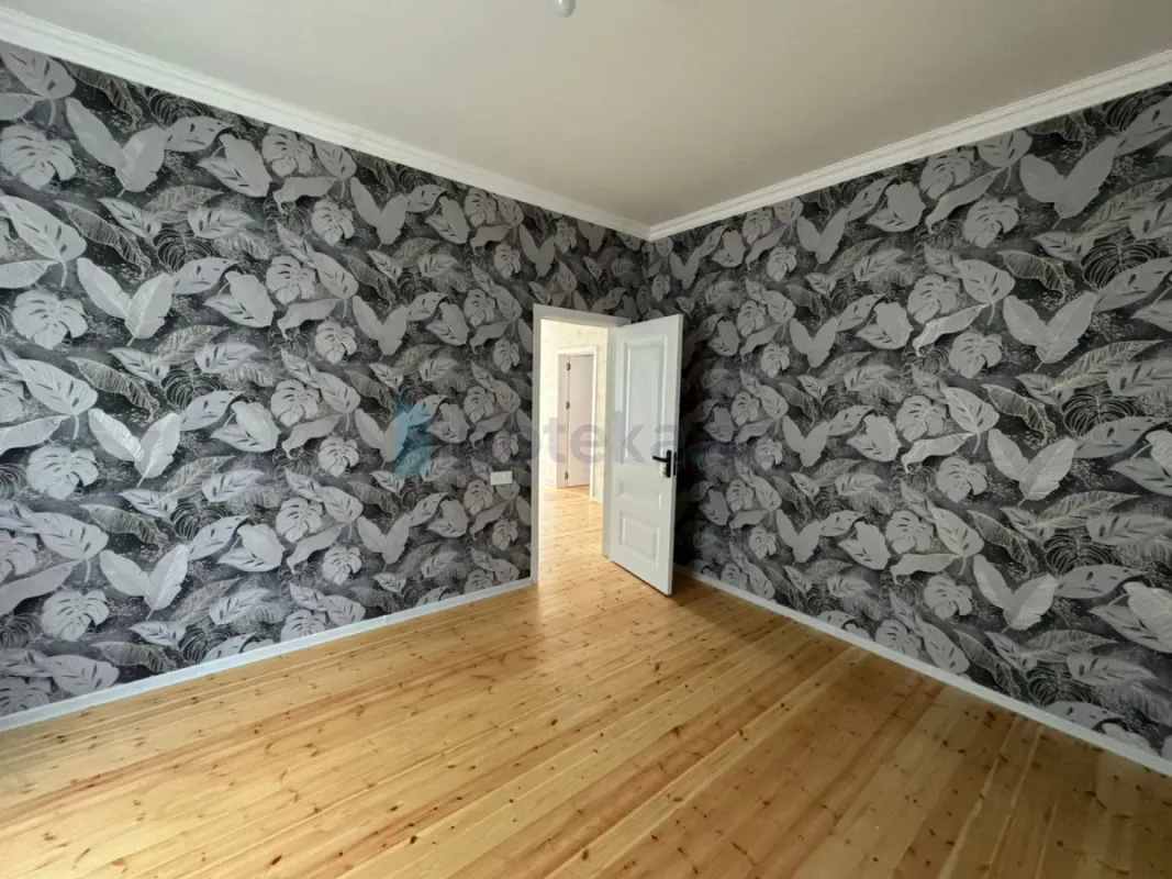 Satılır 4 otaqlı həyət evi 228 m²