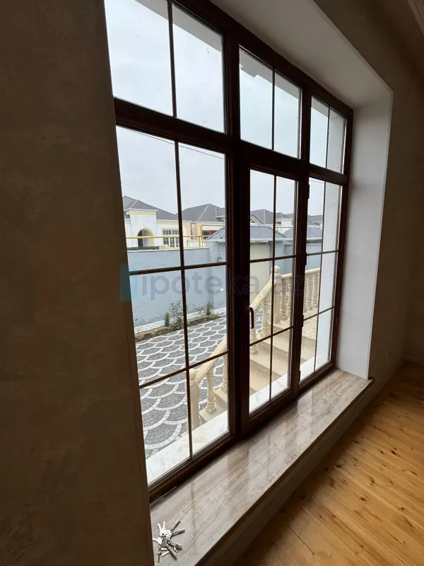 Satılır 4 otaqlı həyət evi 228 m²