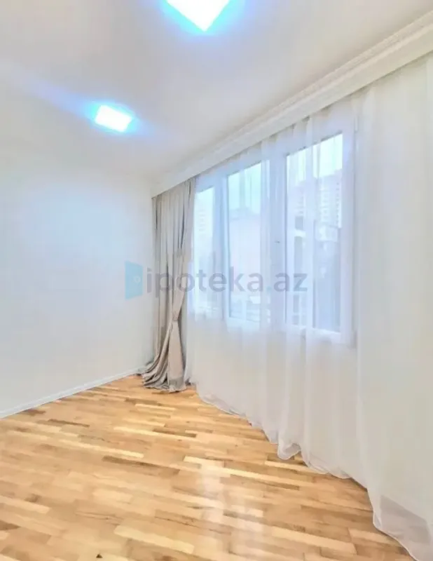 Satılır 3 otaqlı köhnə tikili 77 m²