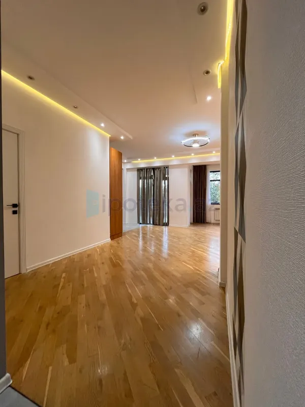 Satılır 3 otaqlı yeni tikili 110 m²