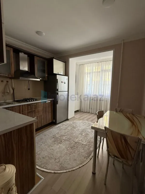 Satılır 3 otaqlı köhnə tikili 80 m²