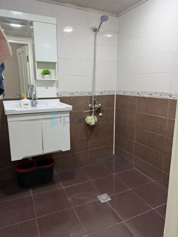 Satılır 3 otaqlı köhnə tikili 80 m²