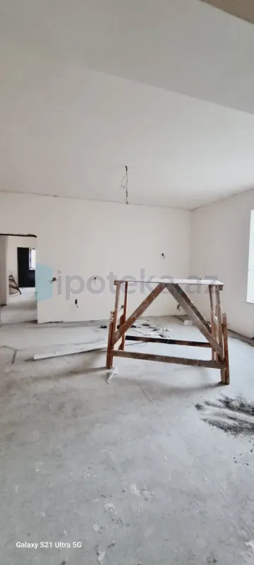 Satılır 8 otaqlı həyət evi 500 m²