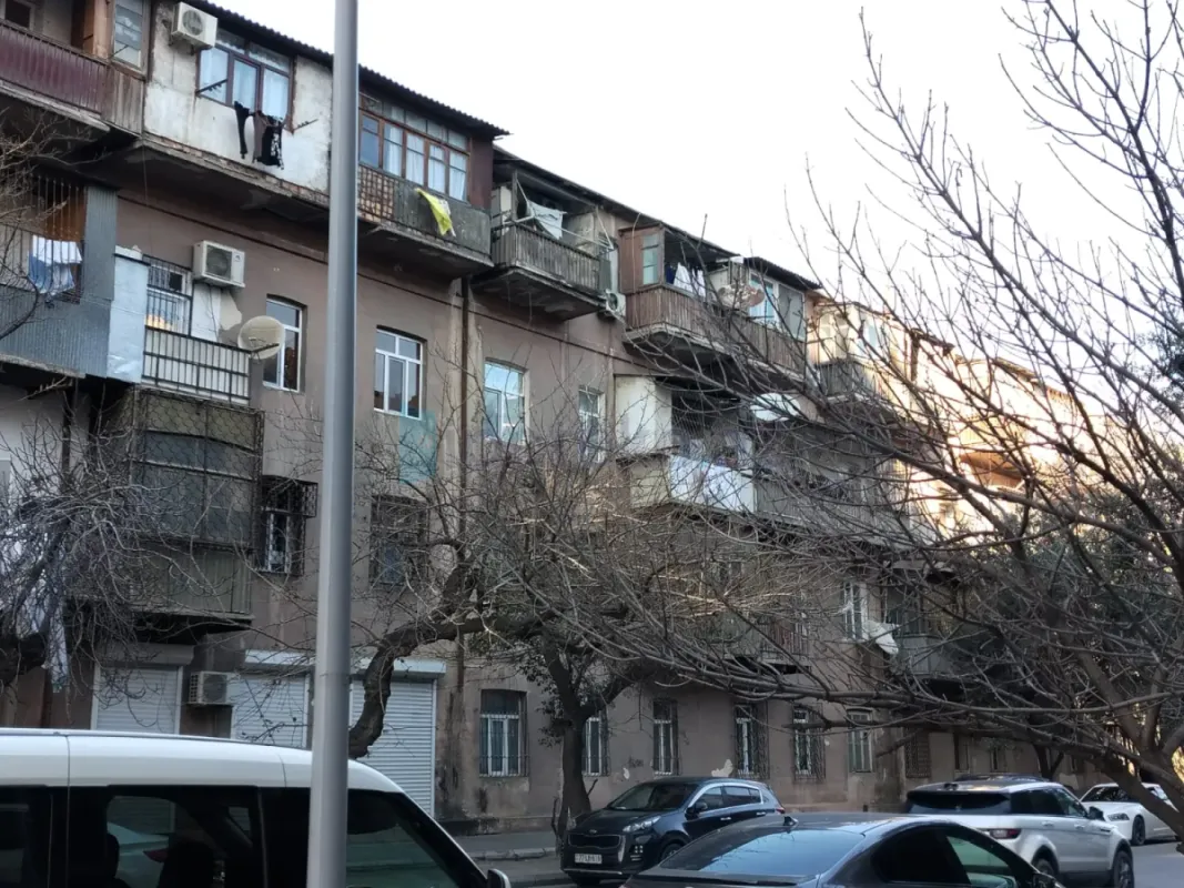 Satılır 1 otaqlı köhnə tikili 30 m²