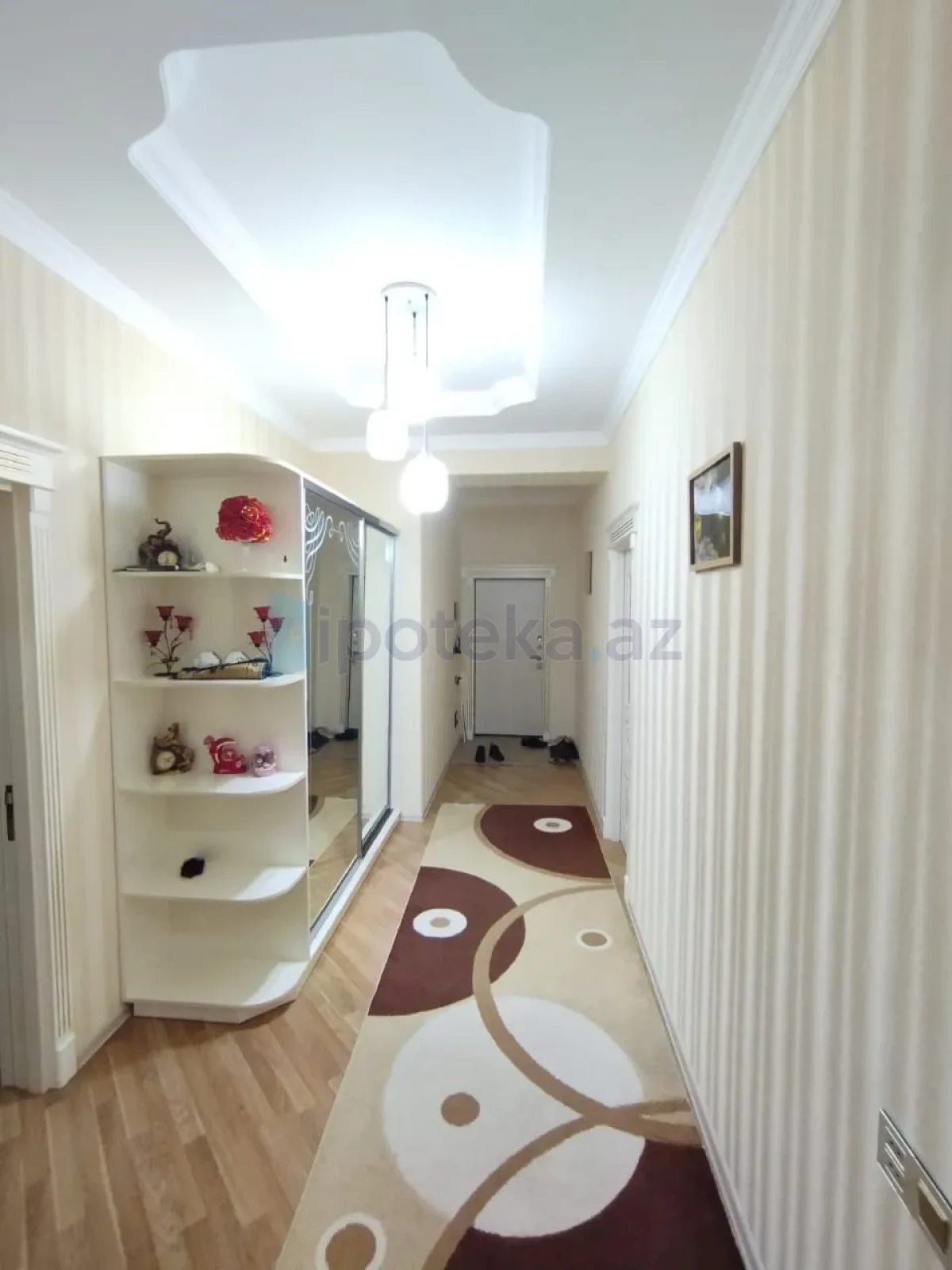 Satılır 3 otaqlı yeni tikili 130 m²
