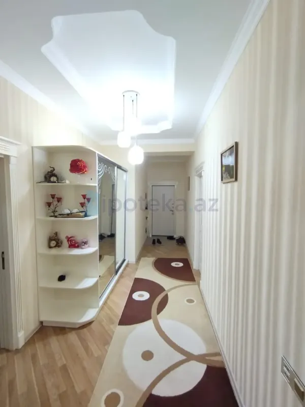 Satılır 3 otaqlı yeni tikili 130 m²