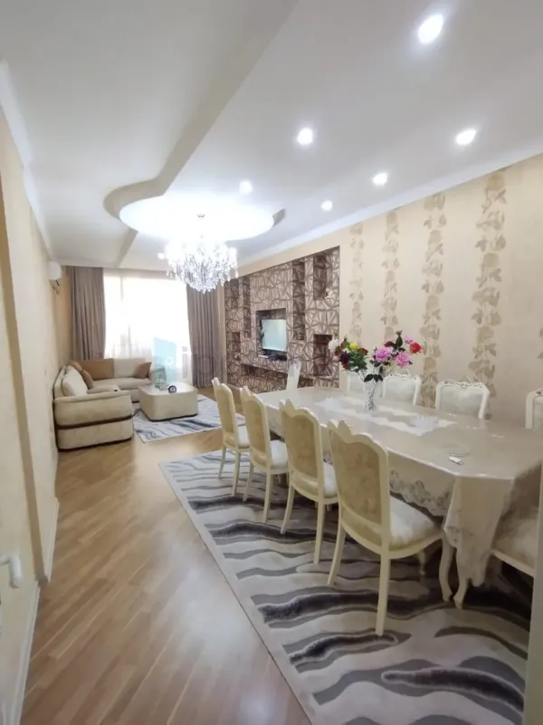 Satılır 3 otaqlı yeni tikili 130 m²