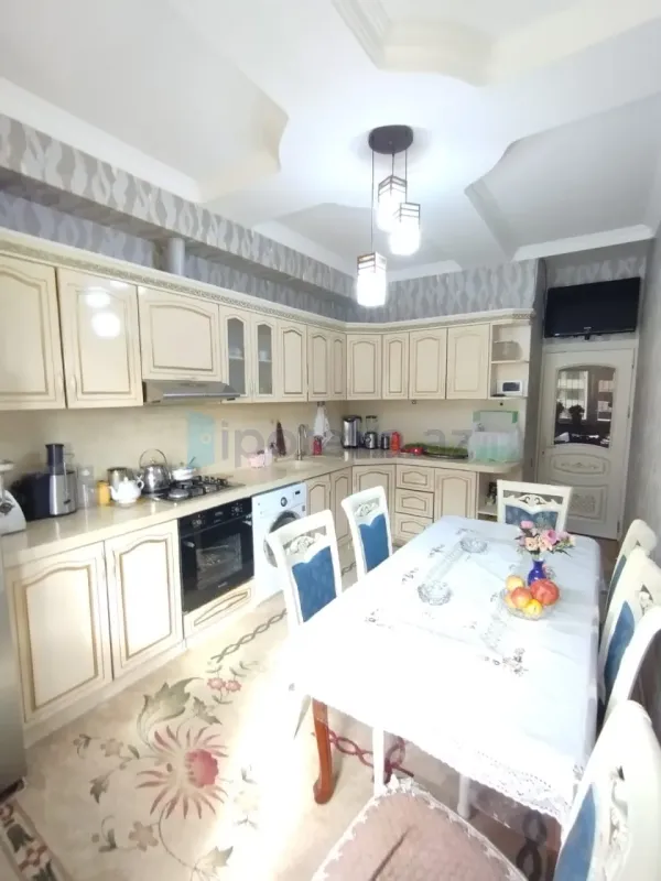 Satılır 3 otaqlı yeni tikili 130 m²