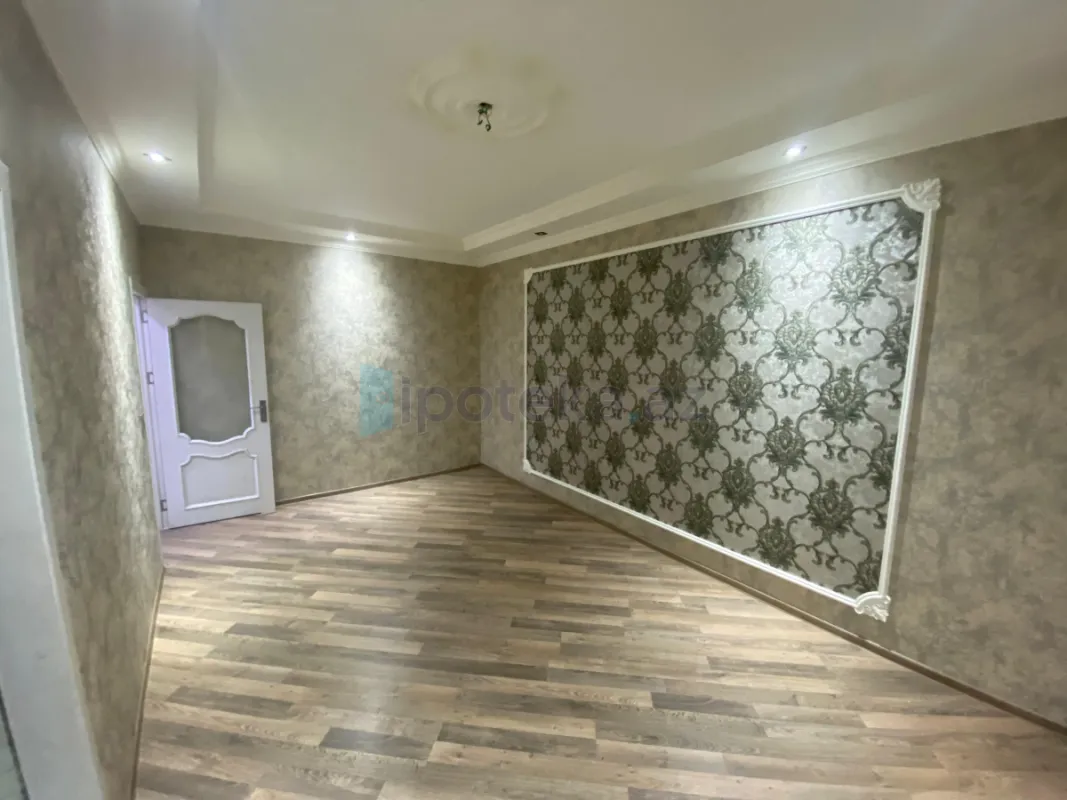 Satılır 2 otaqlı köhnə tikili 51 m²