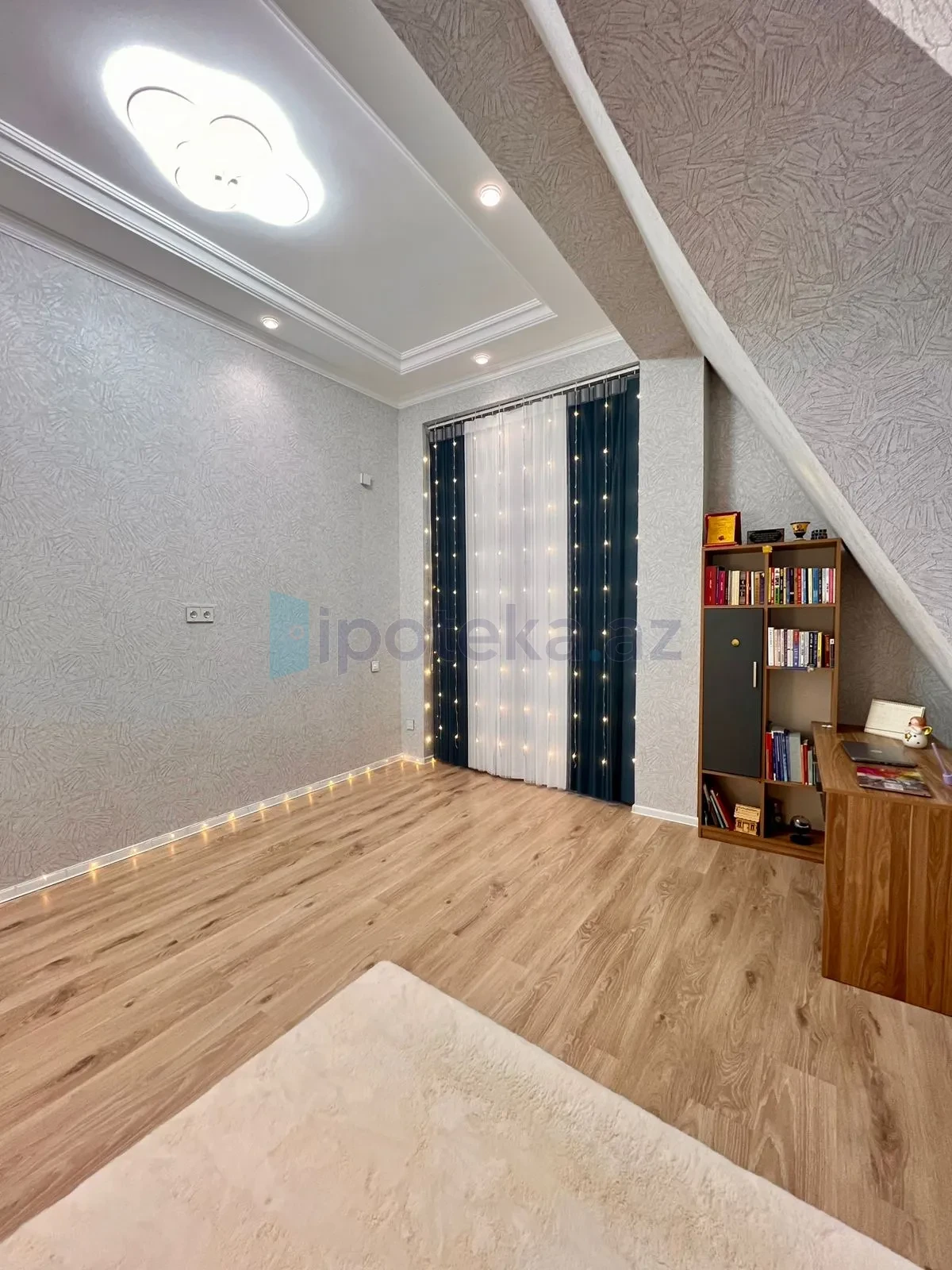 Satılır 2 otaqlı yeni tikili 72.8 m²