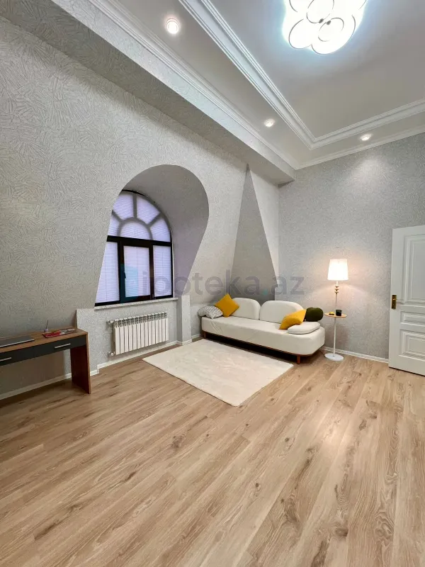 Satılır 2 otaqlı yeni tikili 72.8 m²